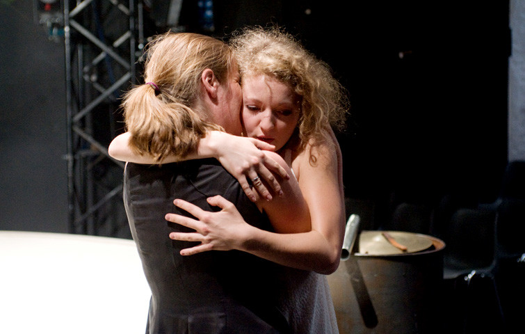 ANTIGONE, Tragödie von Sophokles in einer Inszenierung von Markus Kopf. Antigone: Katja Zinsmeister
