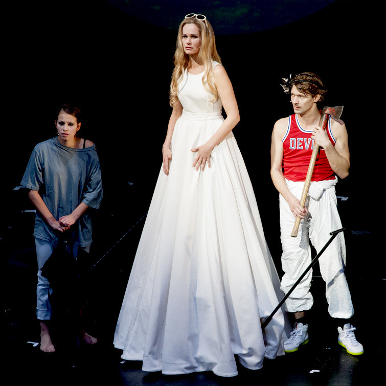 Theater Aachen: Faust 1+2, Goethe, Katja Zinsmeister, Marie Hacke, Markus Weickert, Foto: Manthei 