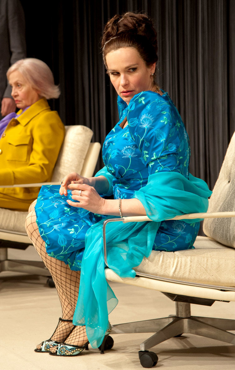 Ich bin wie ihr, ich liebe Äpfel, Komödie, Theater Aachen, Theresa Walser, Thomas Ladwig, Lara Beckmann, Torsten Borm, Elisabeth Ebeling, Katja Zinsmeister