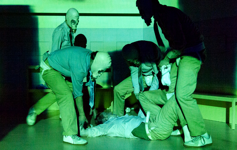 ©Foto:Marie-Luise Manthei, Theater Aachen, Die Radikalisierung Bradley Mannings,Dominik Günther, Tim Price, Tim Knapper, Philipp Manuel Rotkopf, Hannes Schumacher, Benedikt Voellmy, Markus Weickert,Katja Zinsmeister