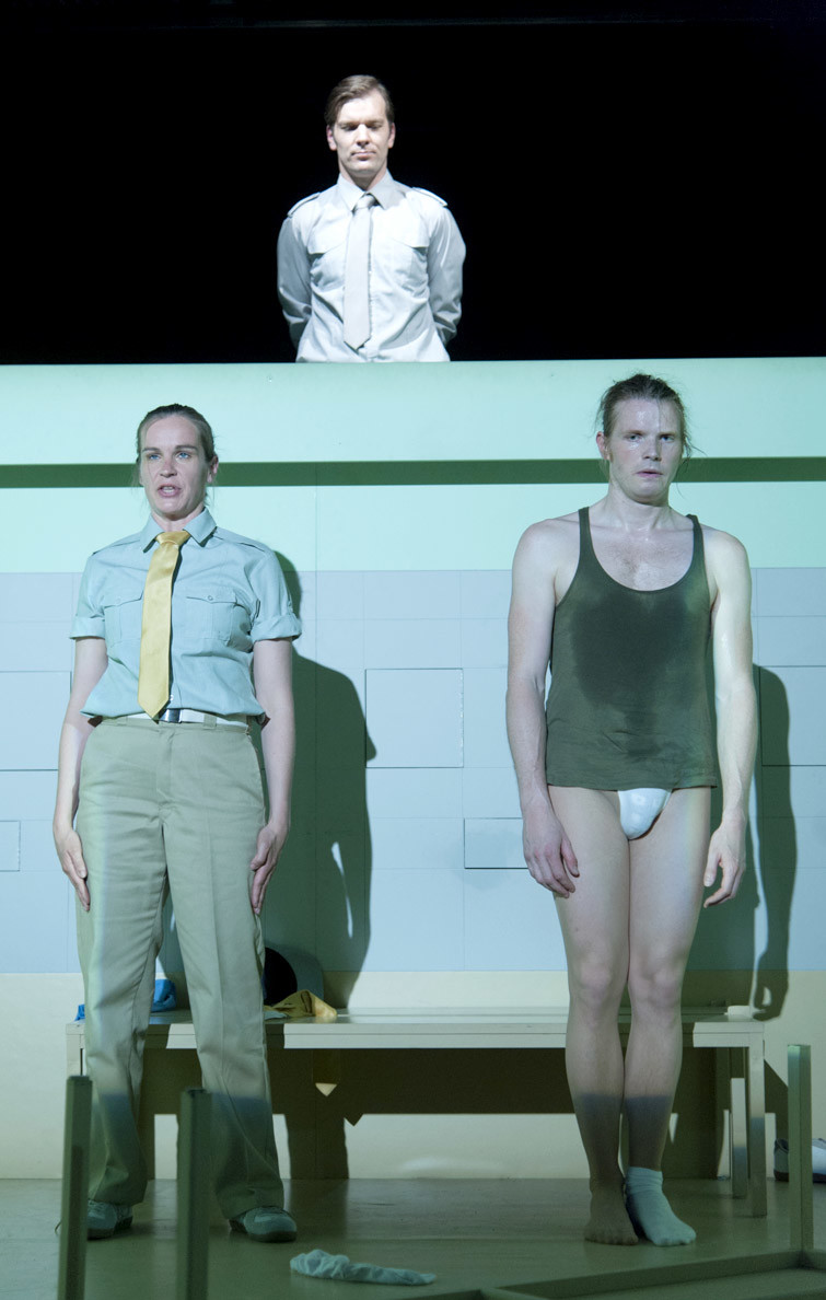 ©Foto:Marie-Luise Manthei, Theater Aachen, Die Radikalisierung Bradley Mannings,Dominik Günther, Tim Price, Tim Knapper, Philipp Manuel Rotkopf, Hannes Schumacher, Benedikt Voellmy, Markus Weickert,Katja Zinsmeister