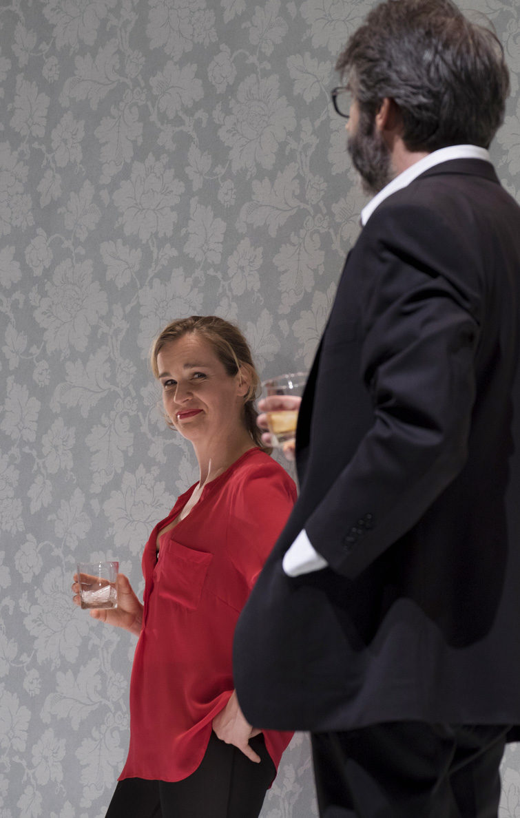 Wer hat Angst vor Virginia Woolf?, Edward Albee,Michael Helle, Achim Römer, Inge Zeppenfeld, Luana Bellinghausen (Süße), Jonas Eckart (George), Simon Rußig (Nick), Katja Zinsmeister (Martha), Theater Aachen